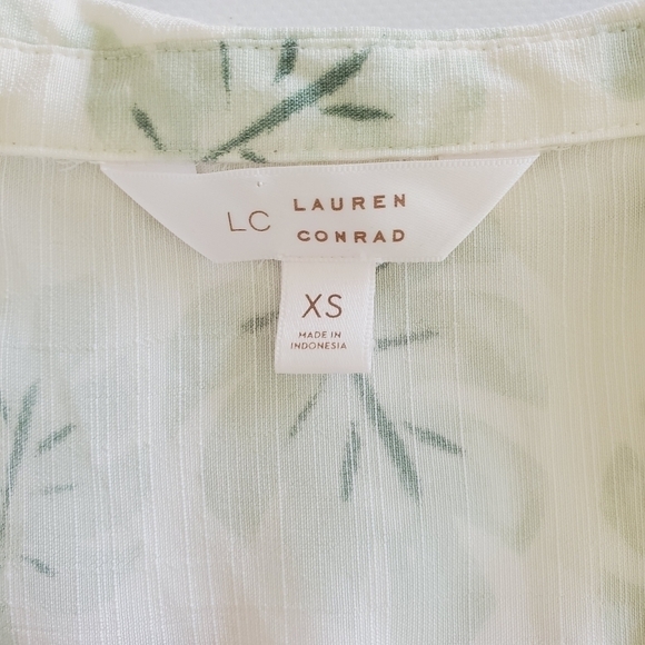 1221 * Lauren Conrad Palm Leaf Button Down Cream Green Size XS - Picture 3 of 8